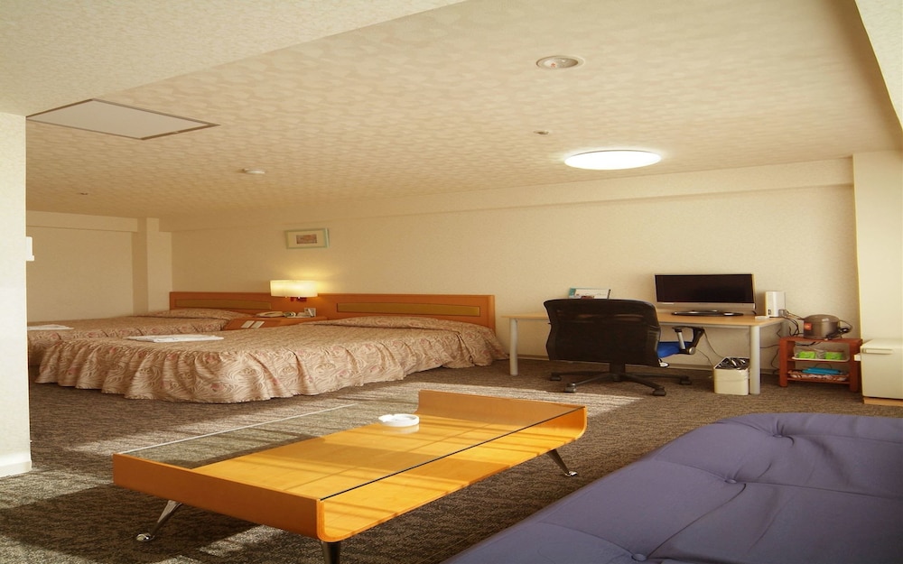Hotel Crown Hills Himeji 25/40