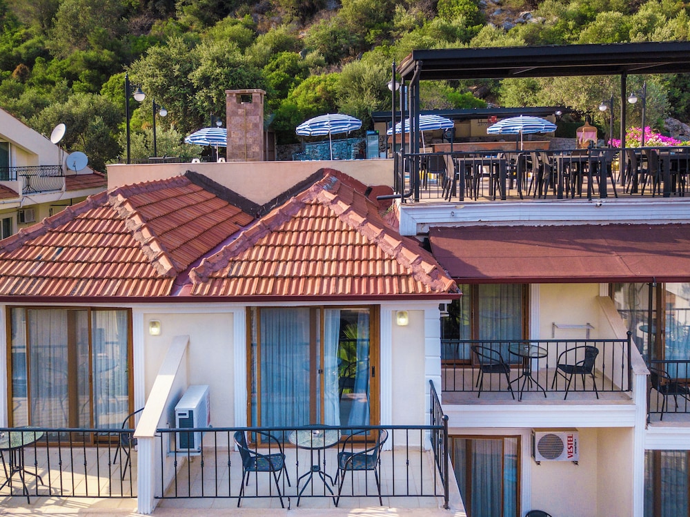 TURUNC LIFE HOTEL 4/48
