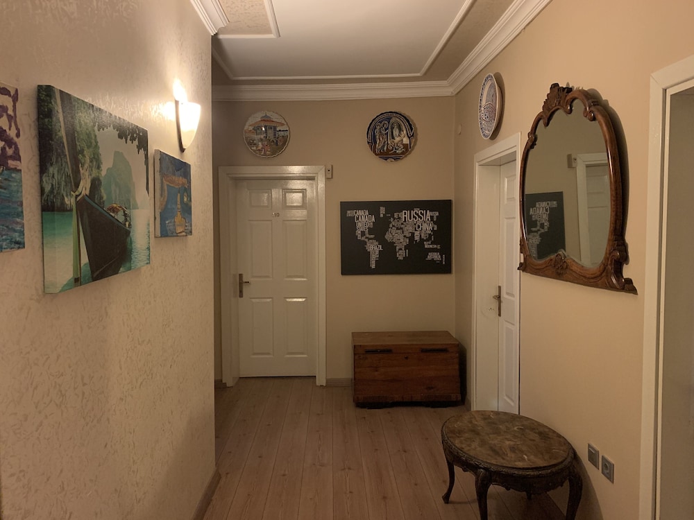Antique Hostel 35/50