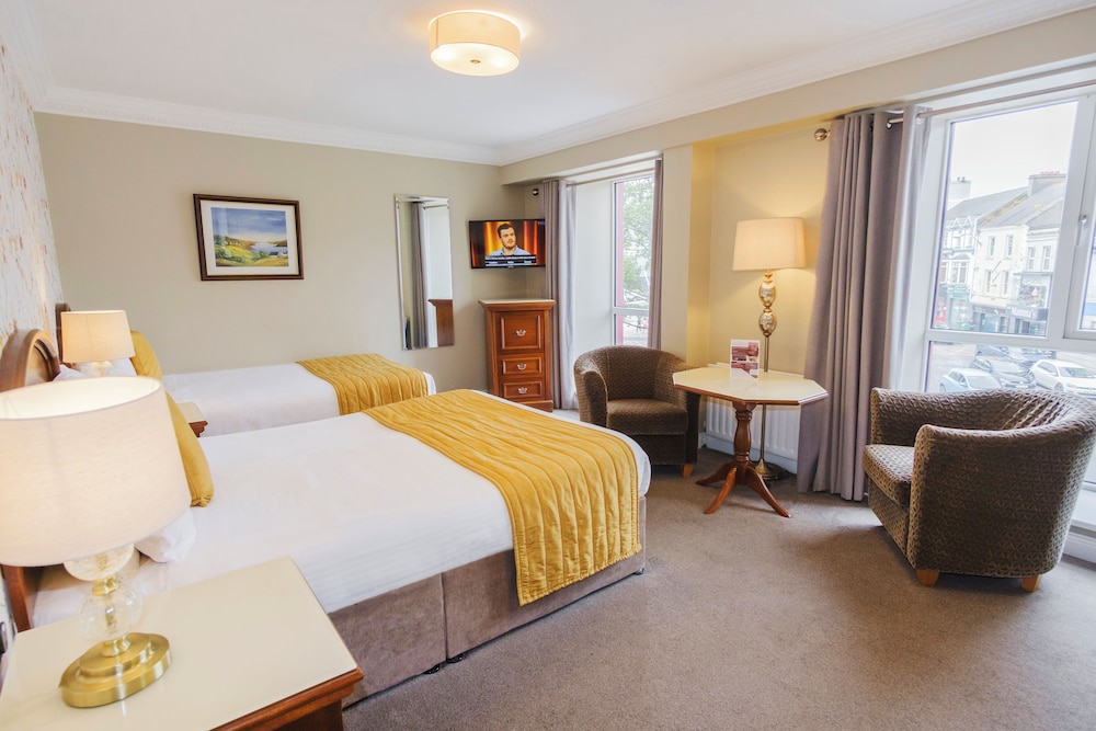 The Central Hotel Donegal 14/64