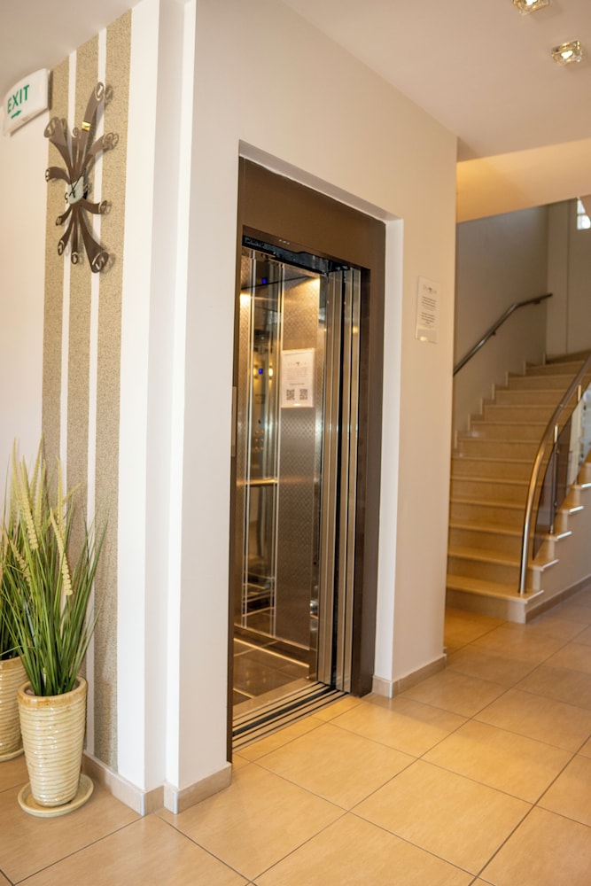 Epavlis Hotel 26/50