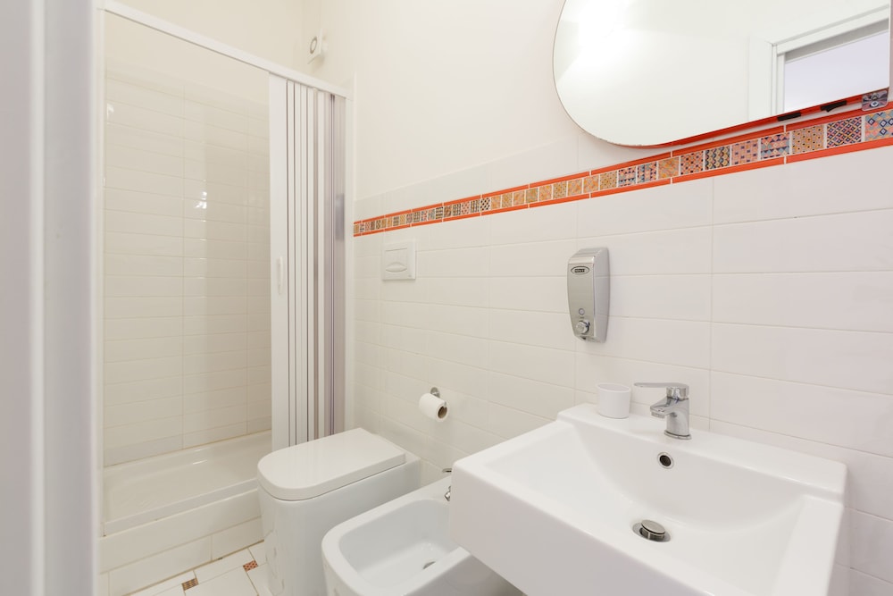 B&B Piazza Fratti 63/69