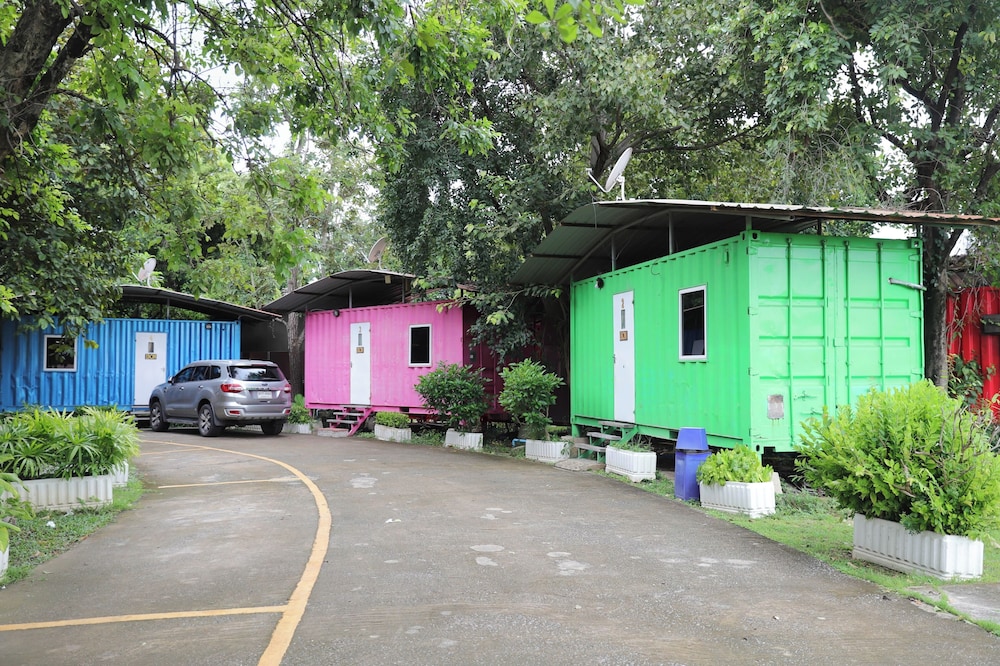 Iron Resort&Hotel 34/49
