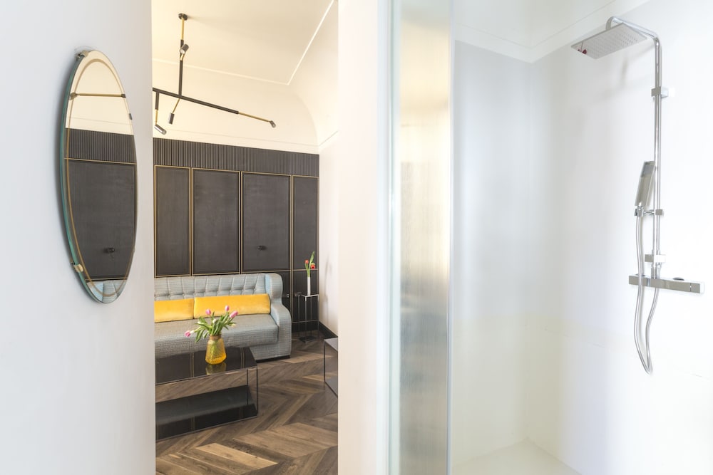 THE H'ALL TAILOR SUITE ROMA 63/65