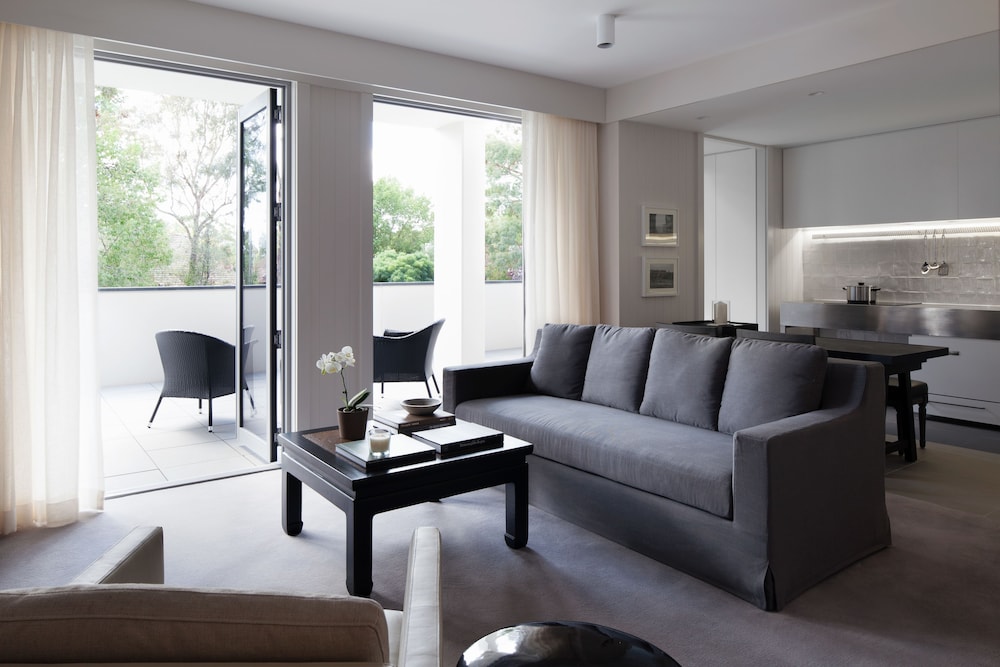 Burbury Hotel & Apartments 33/49