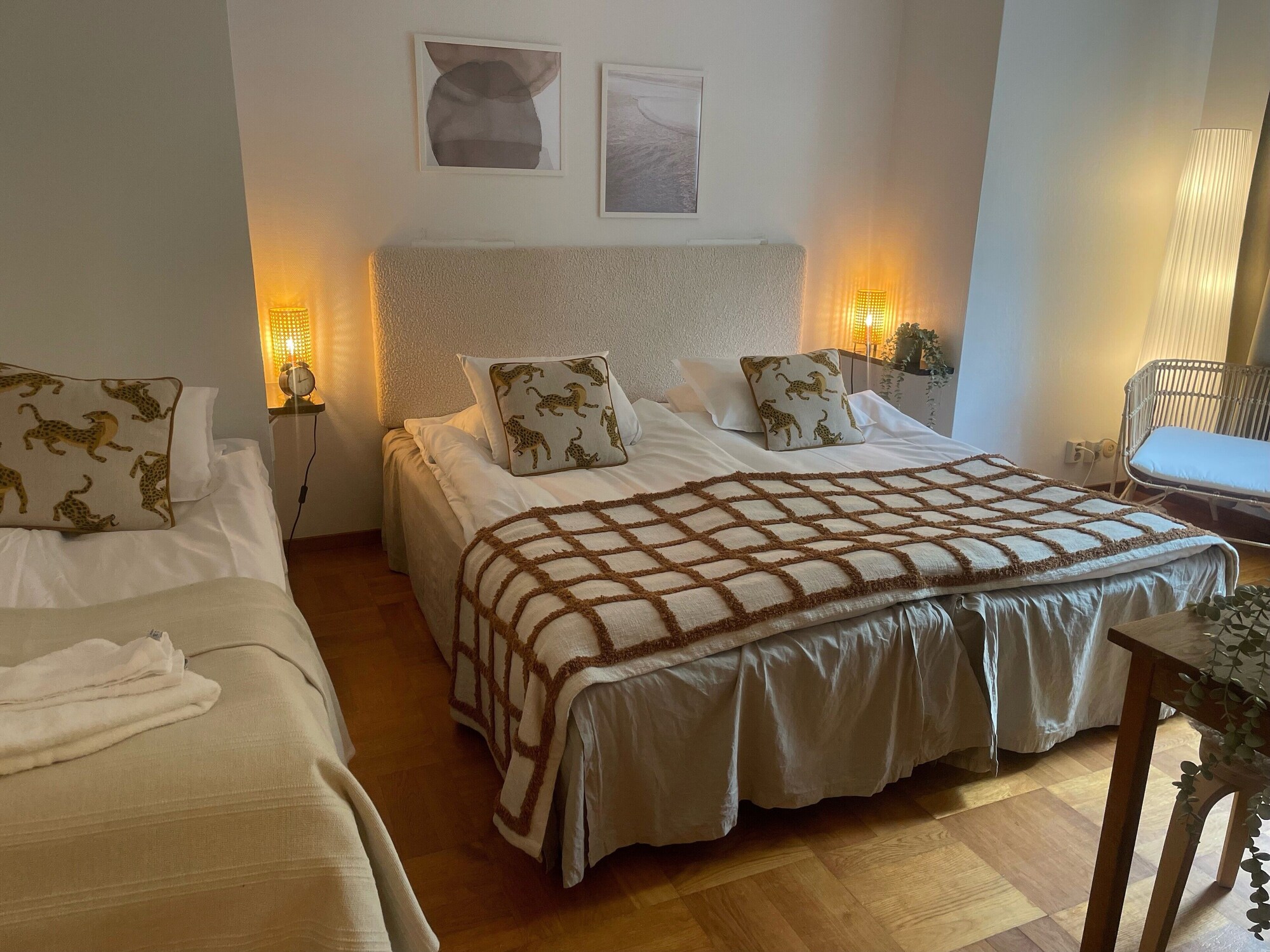 ROOM, TRIPLE