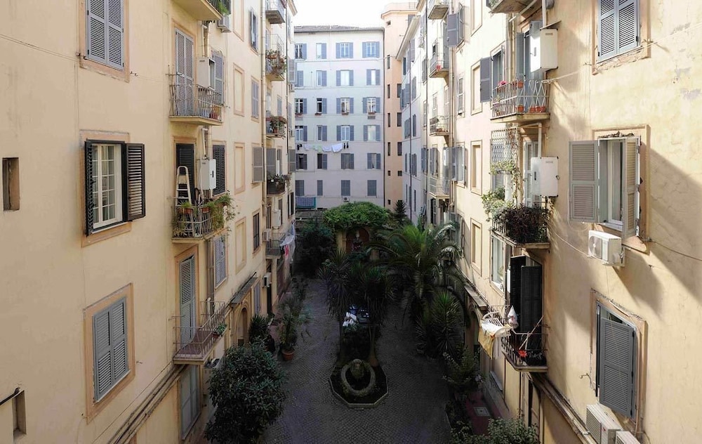 Hotel Campidoglio 44/51