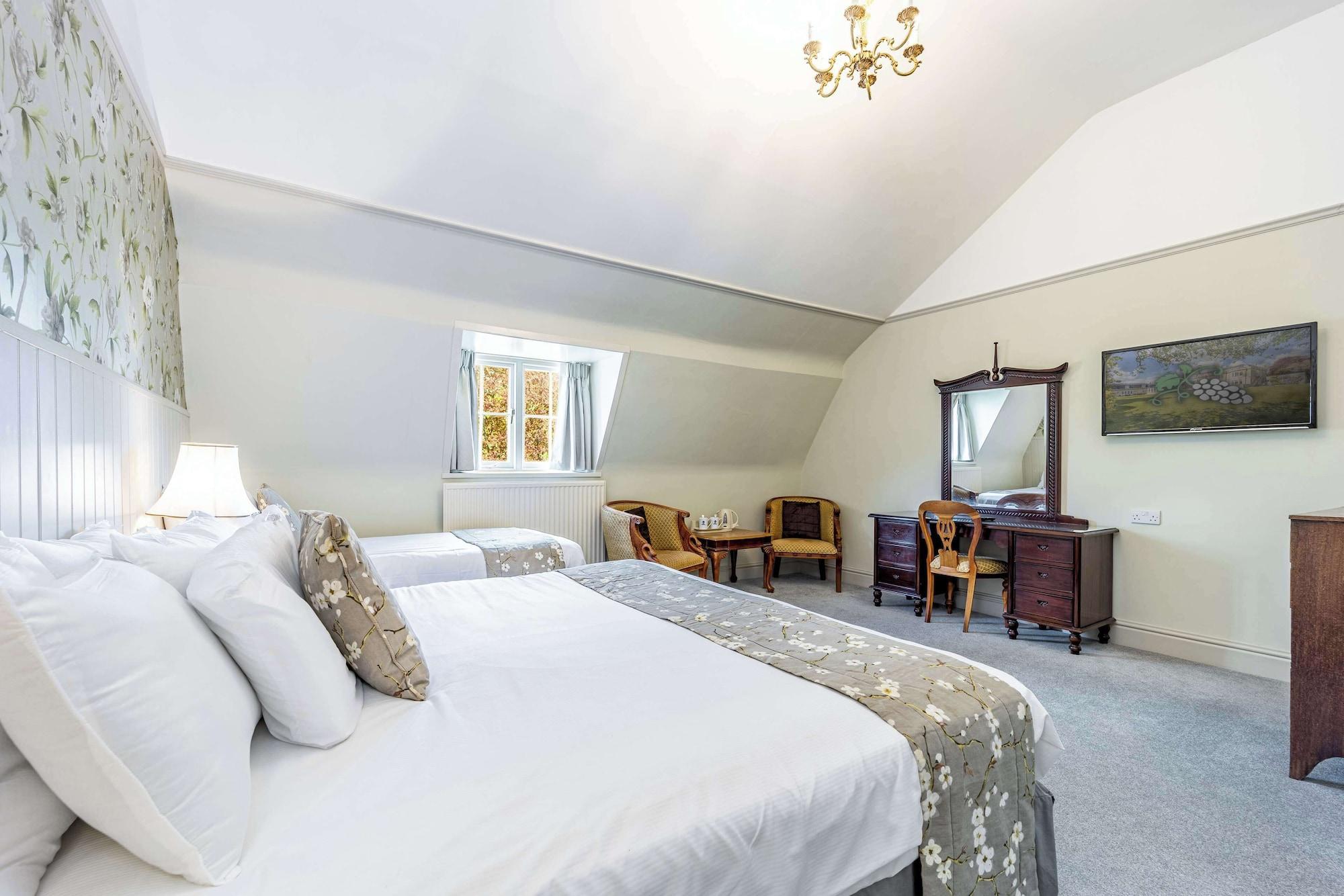 Family, Multiple Beds