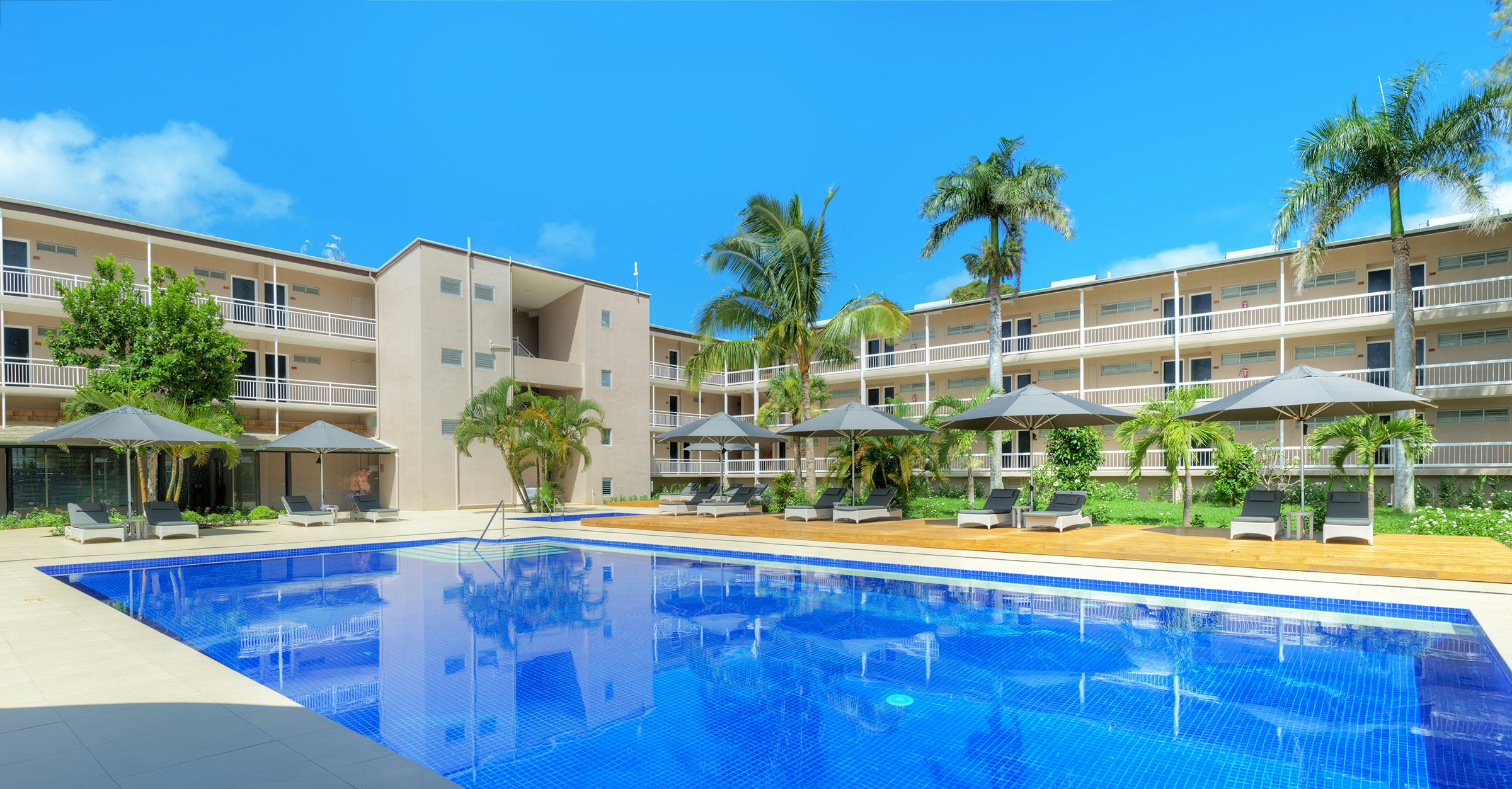 Tanoa International Dateline Hotel 7/7