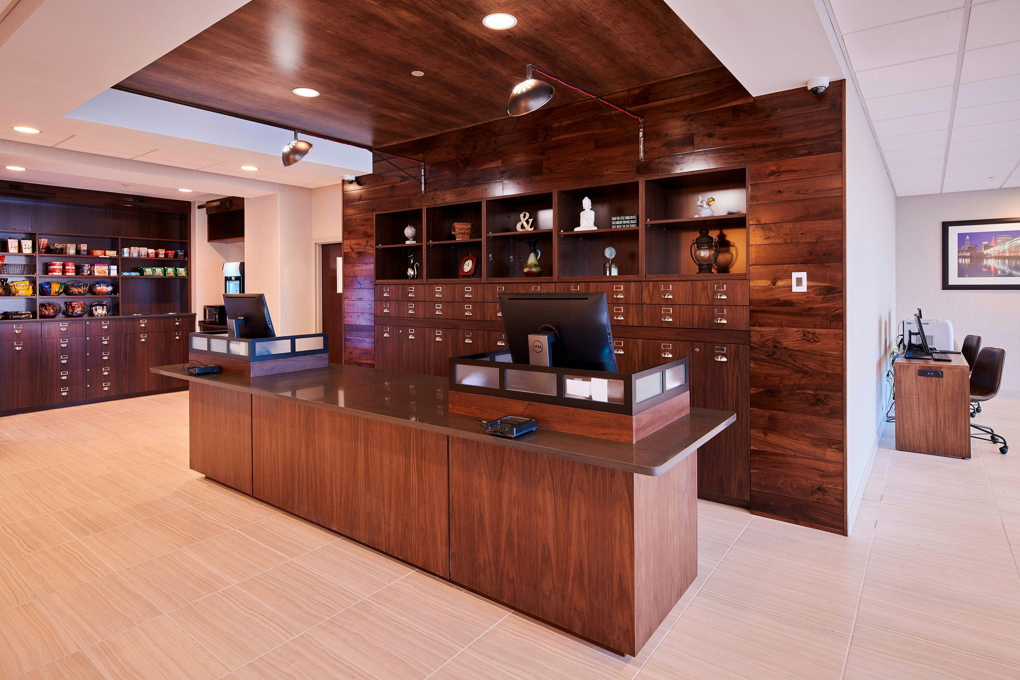Lobby at Four Points By Sheraton Cleveland-Eastlake, EASTLAKE - OH