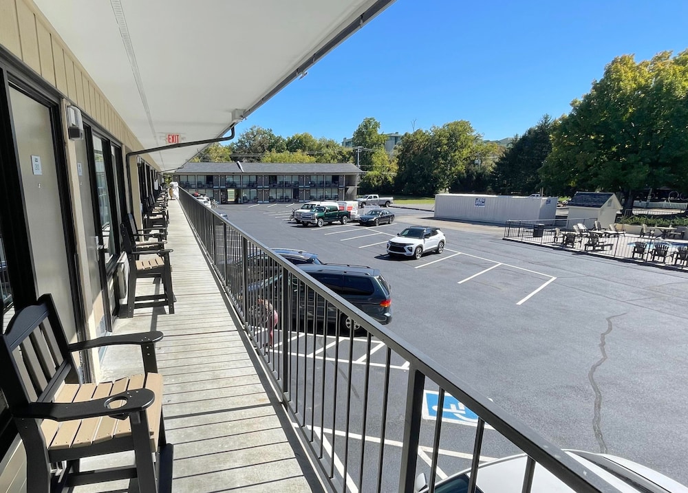 Travelodge by Wyndham Pigeon Forge Dollywood Lane 14/21