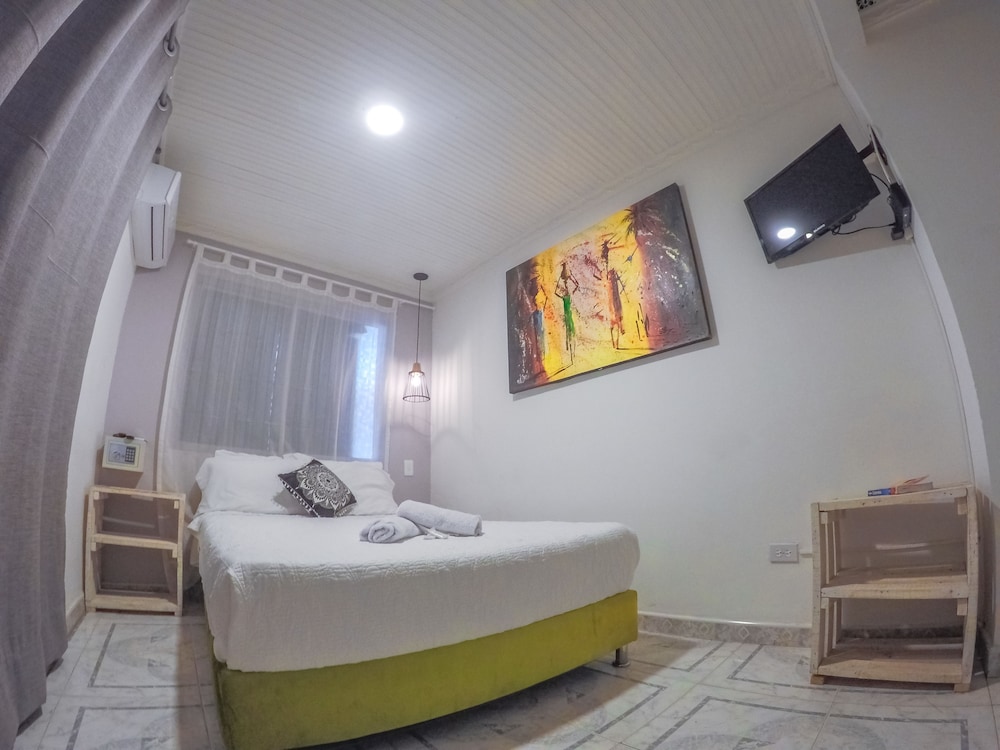 Wonderland Party Hostel 15/51