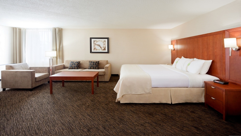 Holiday Inn Oakville Centre 9/81