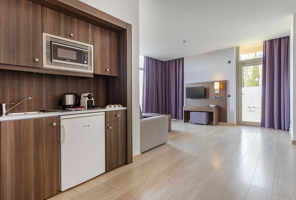 Marins Beach Club Adults Only 4/50