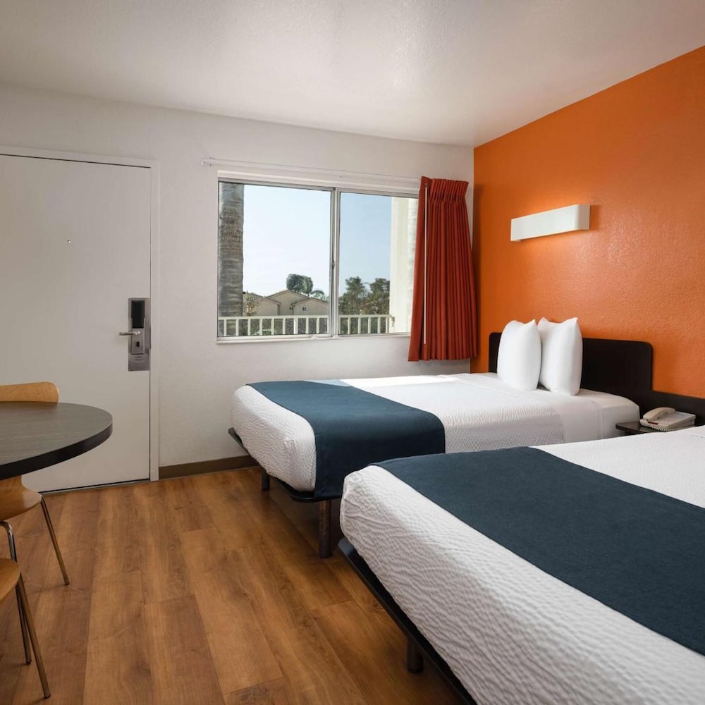 Motel6 Carpinteria, CA - Santa Barbara - North 36/59