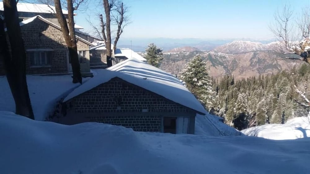 Shangrila Hotel & Resort Changla Gali 10/57