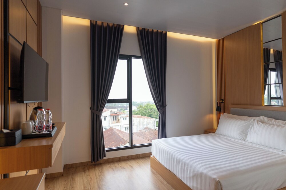 Eagle Hotel Wonosobo, Azana Hotels Collection 4/23