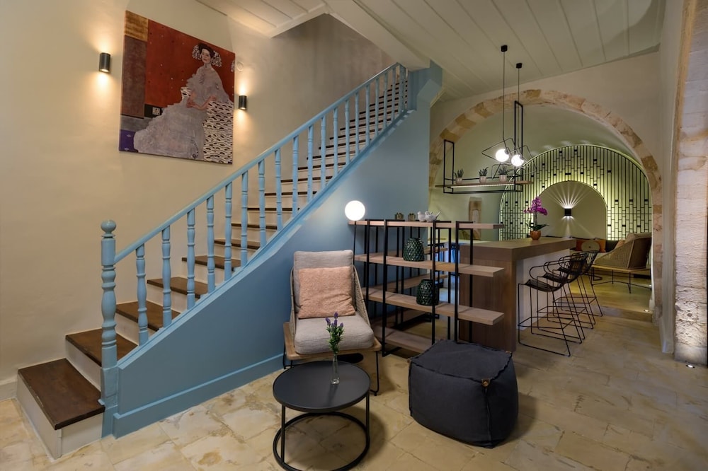 Contessa Boutique Hotel 47/65
