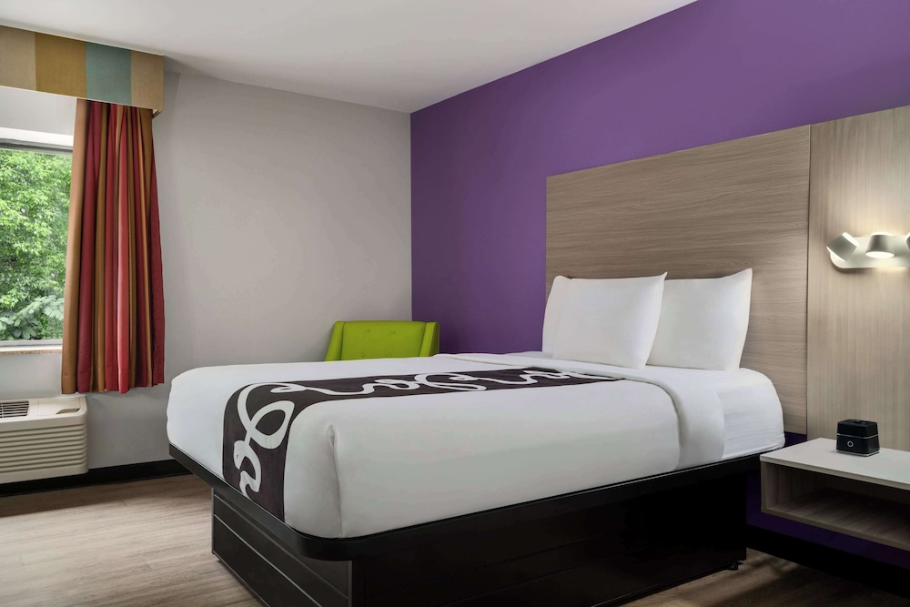 Room, Double Bed, Accessible