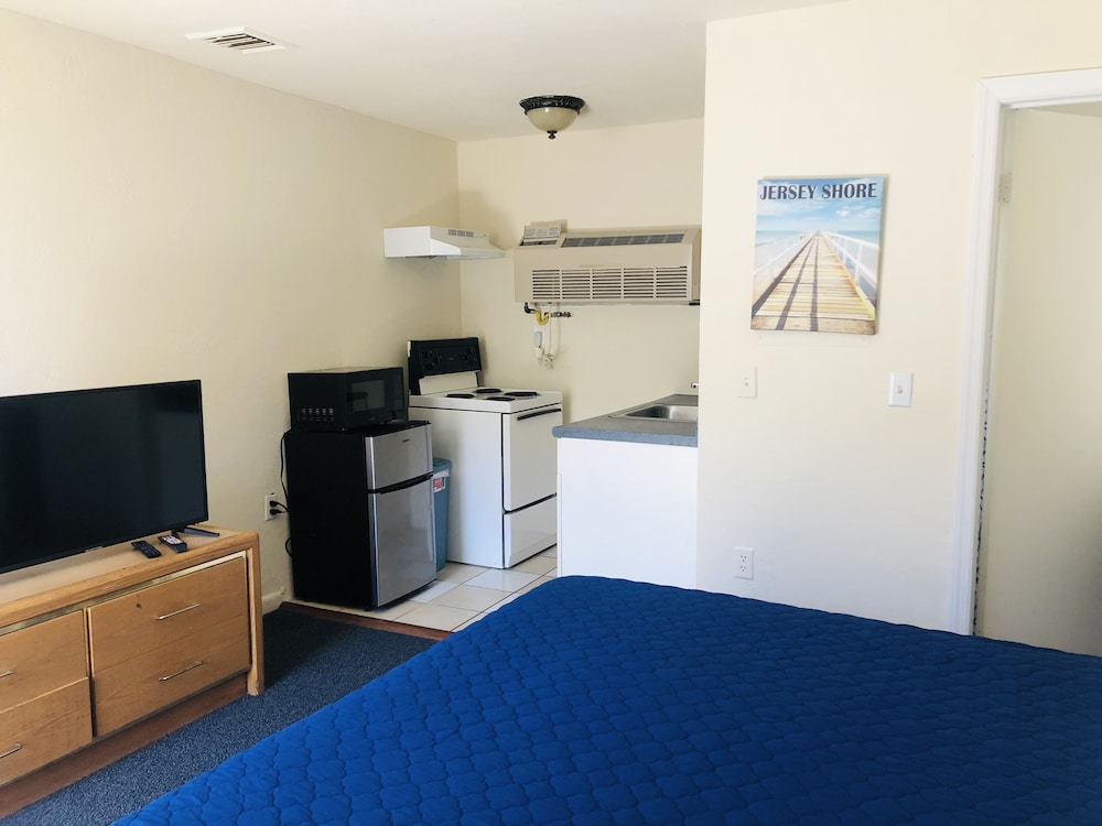 thunderbird motel