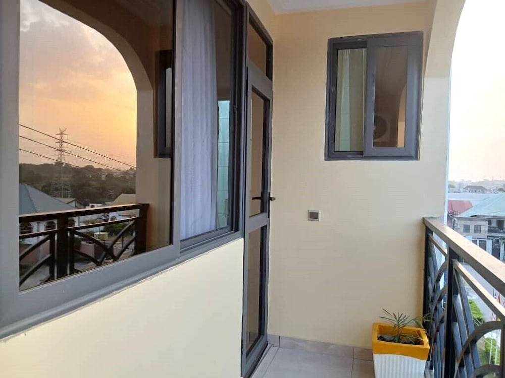 Asantewaa Premier Guesthouse 3/49