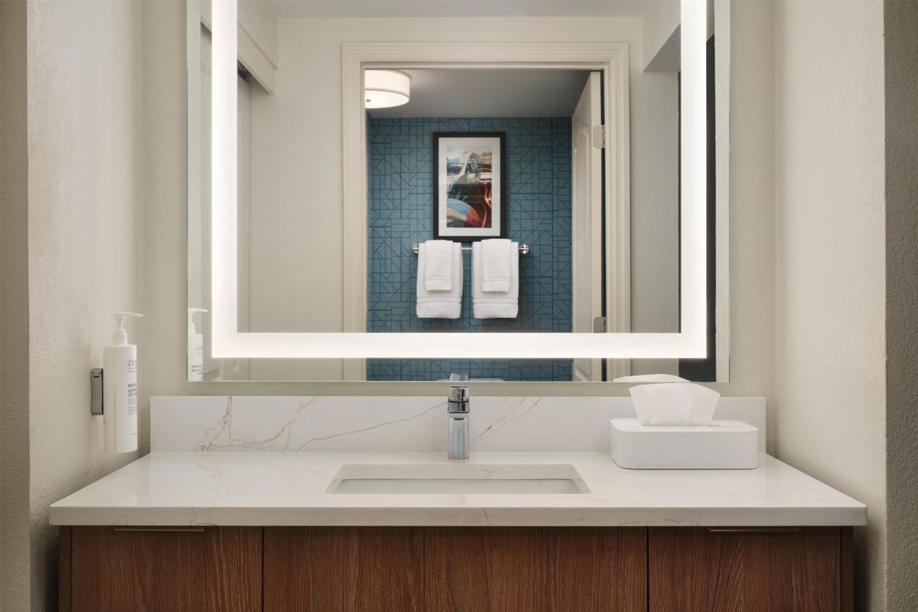 جناح بسرير كينج بغرفة نوم واحدة مع أريكة، Homewood Suites By Hilton Daytona Beach Speedway-Airport 6/6