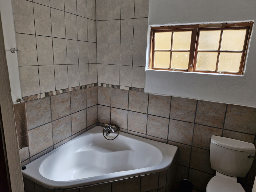 Ibis Place Guest House 47/50