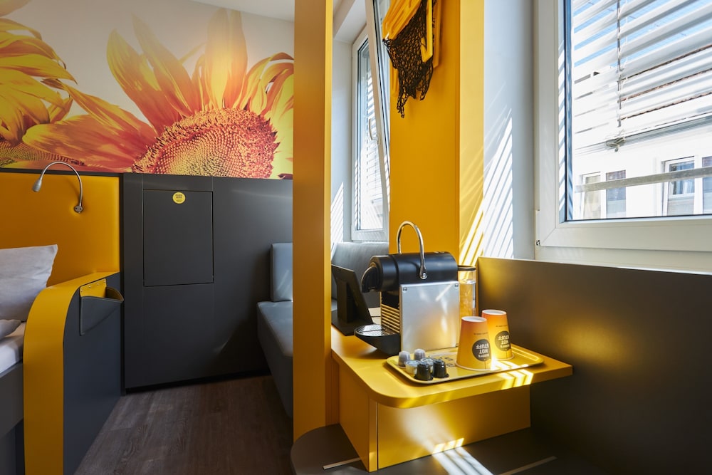 Buddy Hotel 10/50