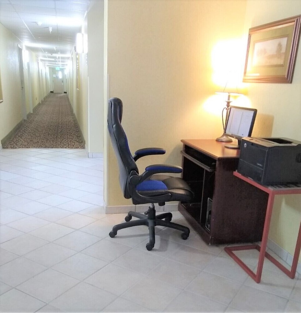 Baymont by Wyndham Litchfield 28/29