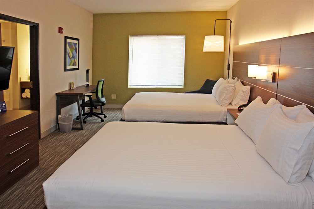 Holiday Inn Express Branford-New Haven 19/59