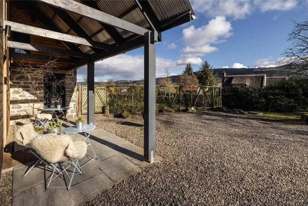 The Steading 24/48
