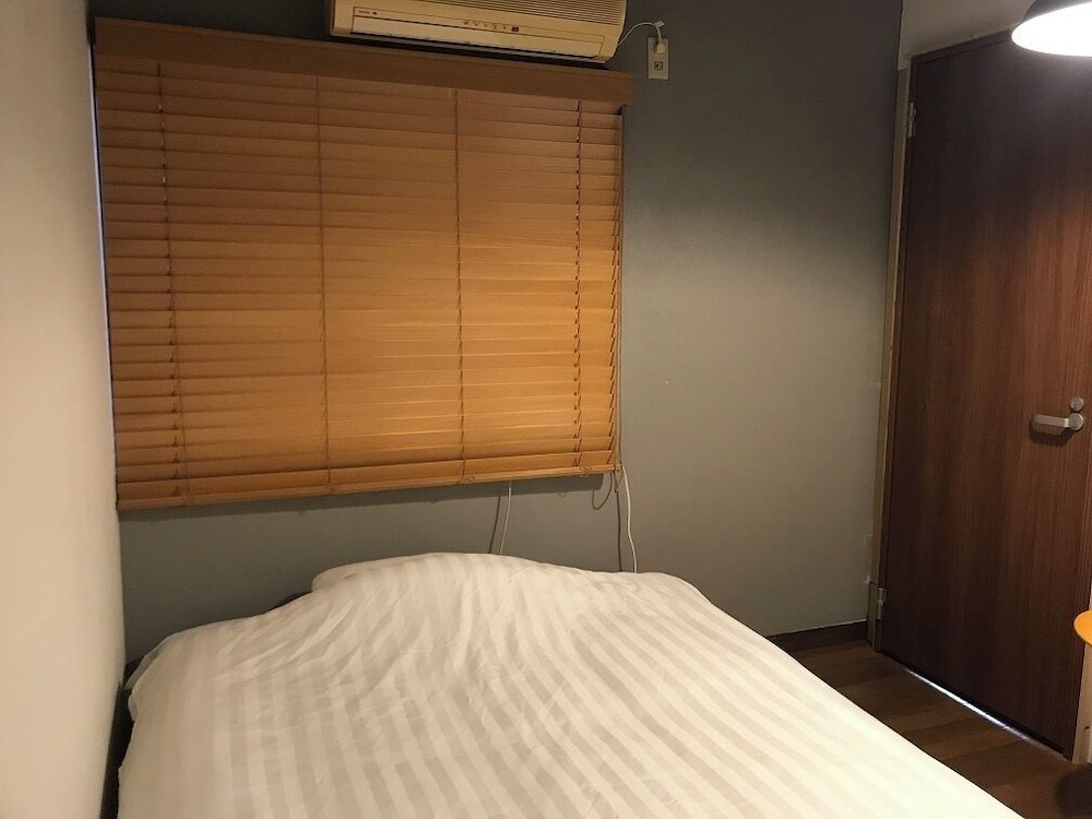 BASIC, SINGLE, DOUBLE BED