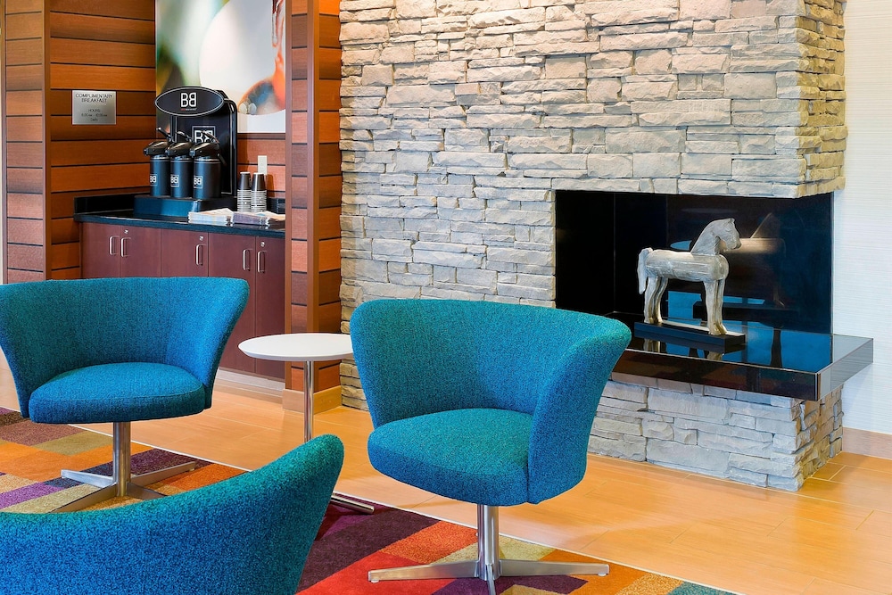 Fairfield Inn Suites Lexington Keeneland Airport 12/21