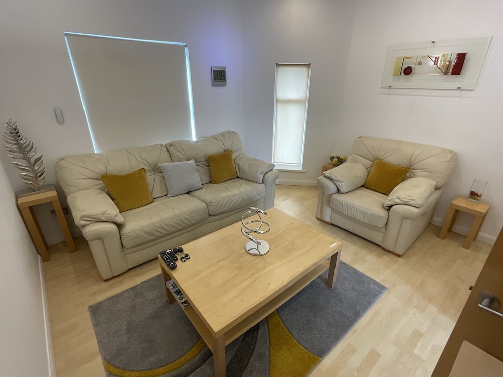 Earle House Serviced Apartments 25/50