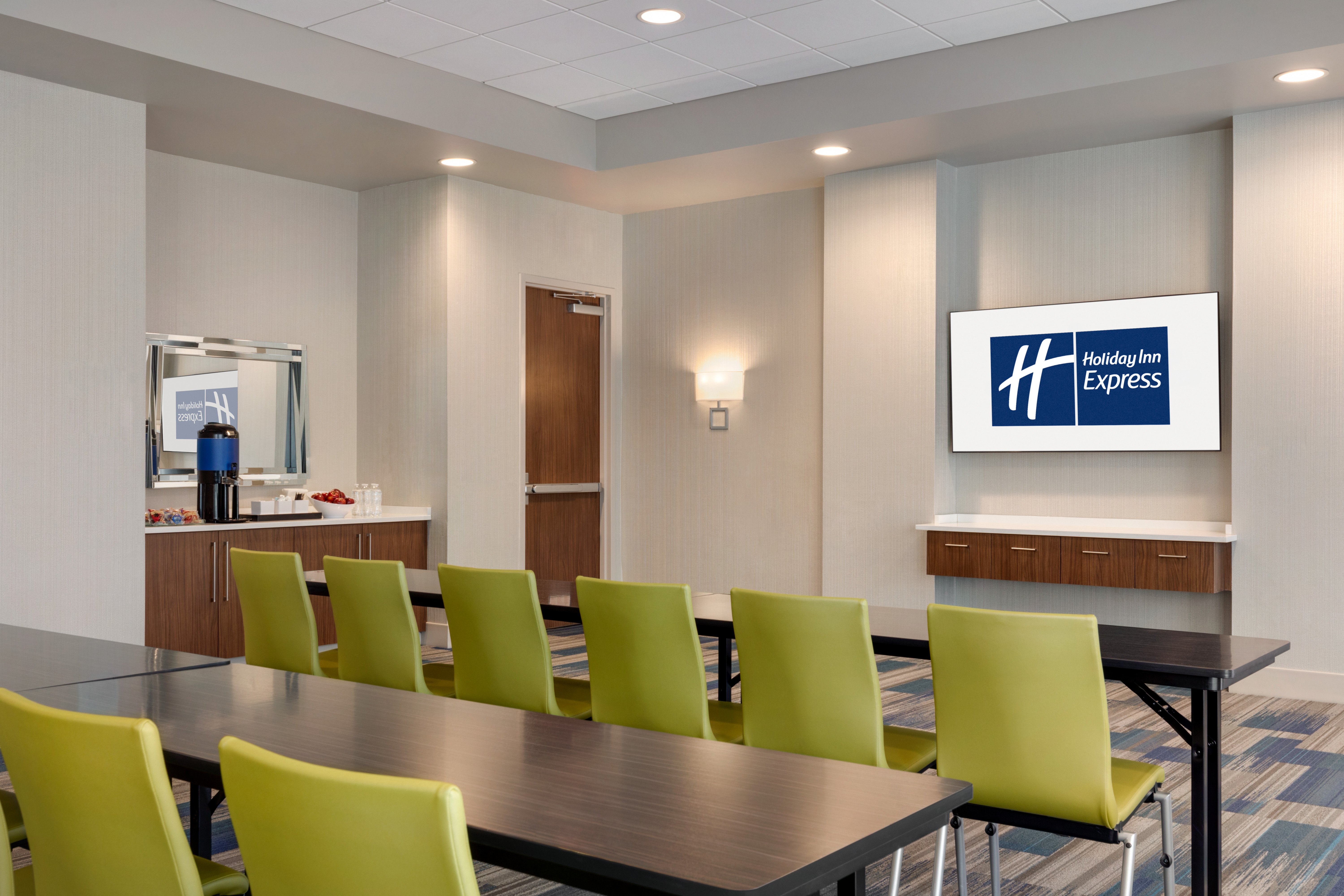 Holiday Inn Express Suites Dalton Walnut Ave 45/52