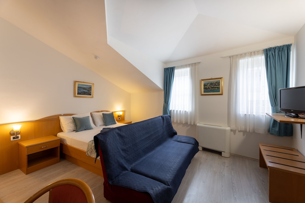 Hotel Villa Fontana 16/50