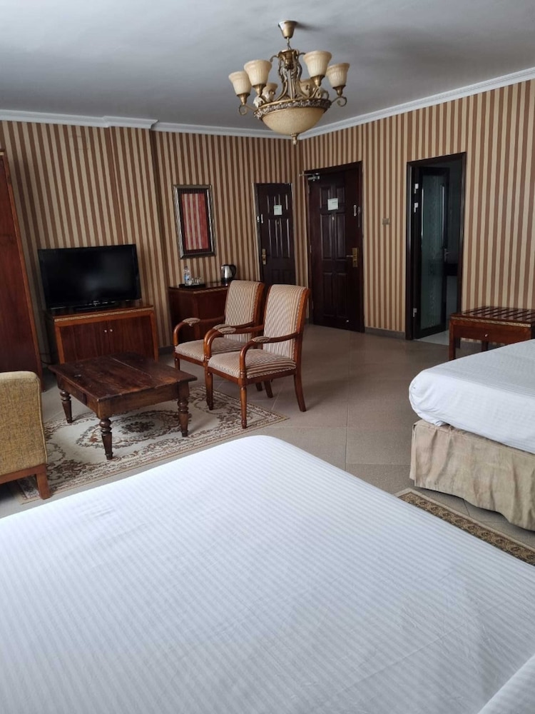The Residence Suite Hotel 32/42