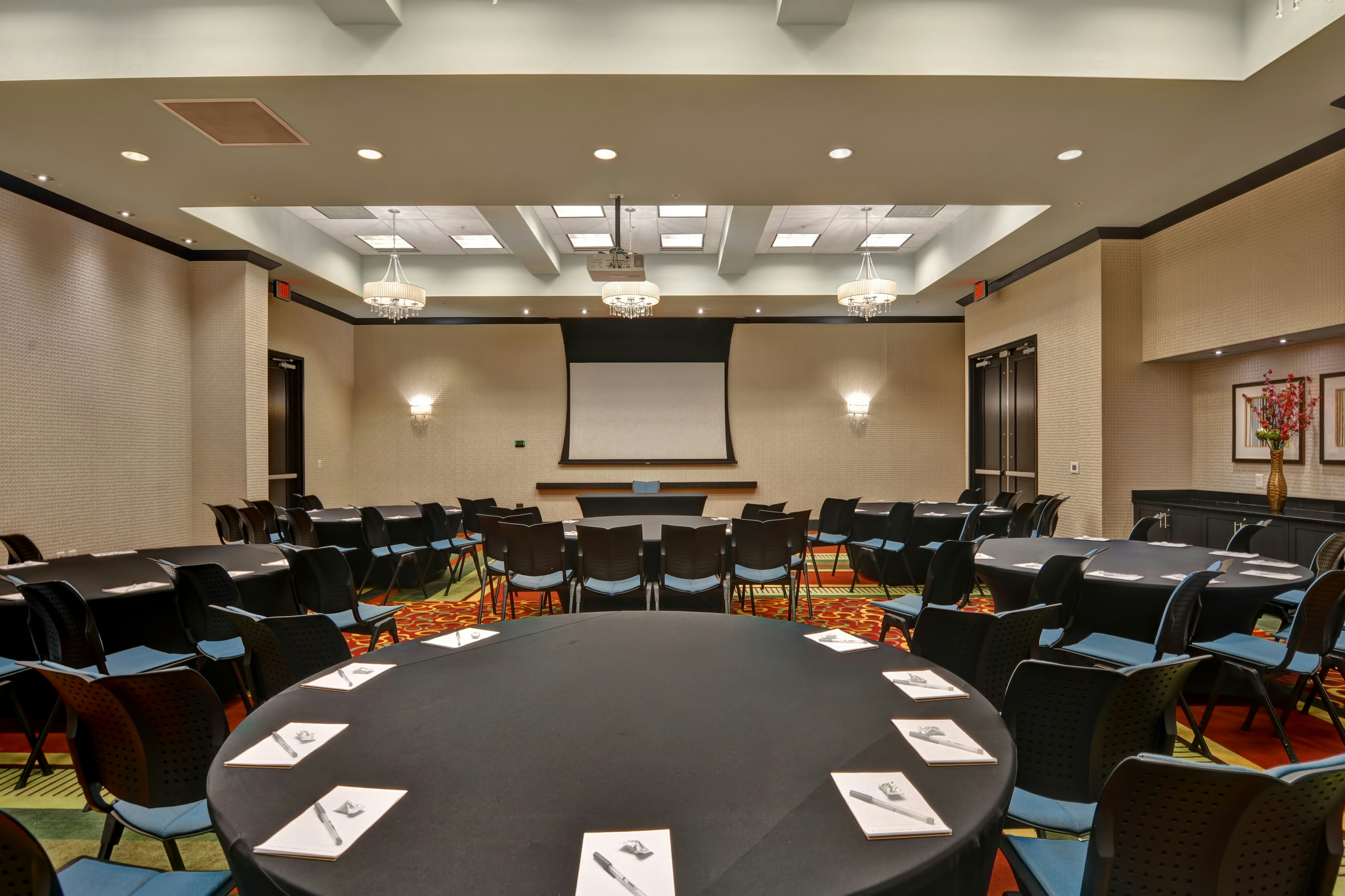 Hampton Inn And Suites Raleigh Crabtree Valley Nc 50/55