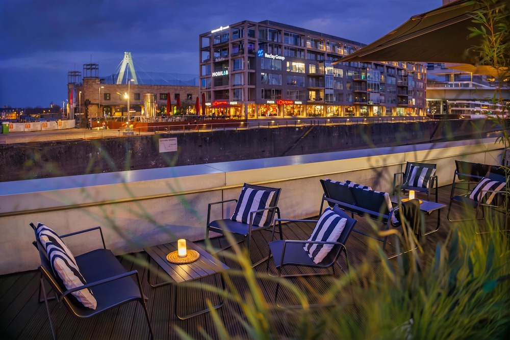 art otel Cologne powered by Radisson Hotels 4/50