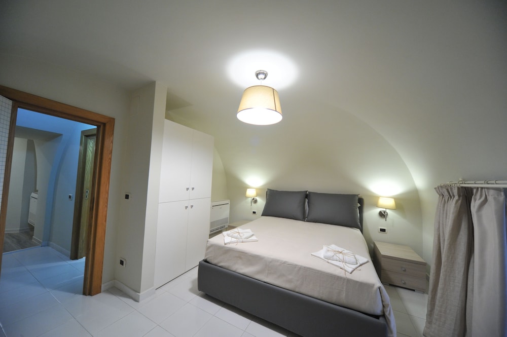 Gatto Bianco House 12/50