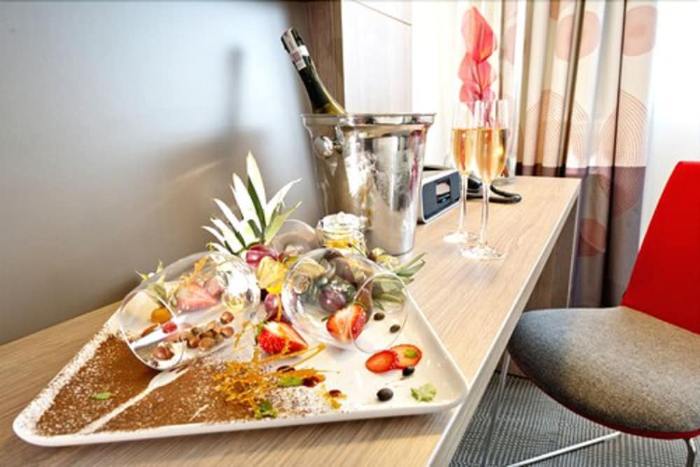 NOVOTEL LODZ CENTRUM 67/77