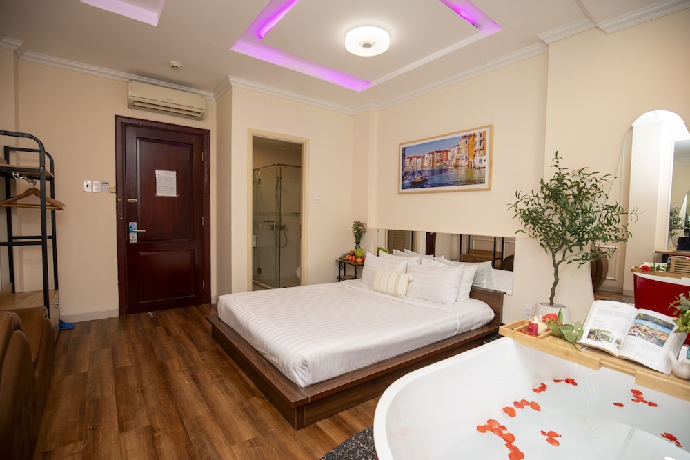 Quy Hung Hotel 27/75