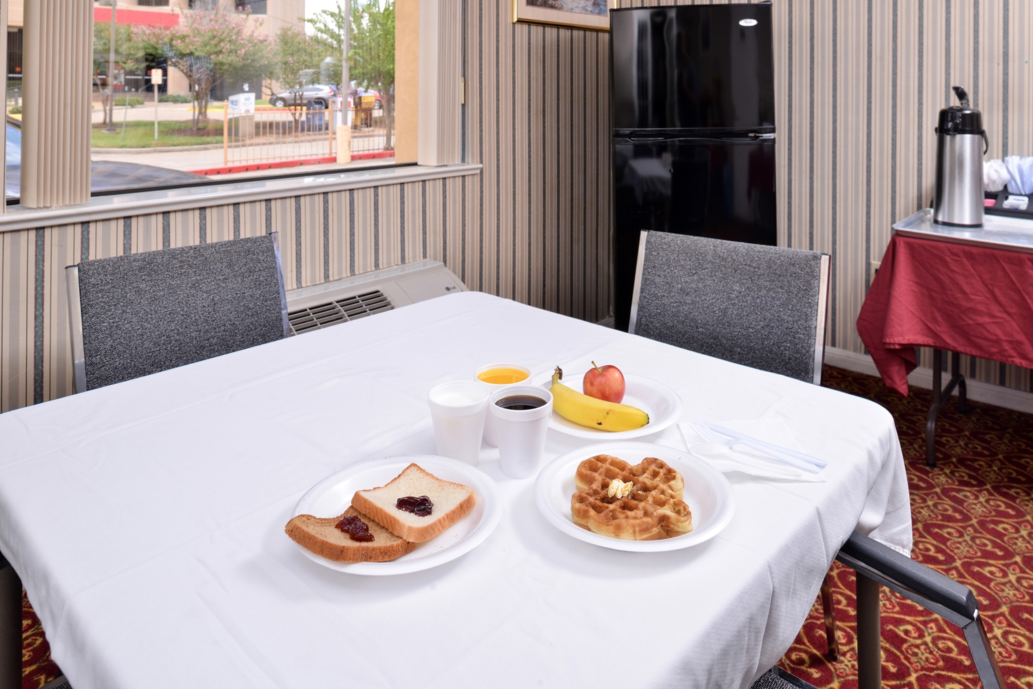 Americas Best Value Inn Suites Houston Brookhollow Nw 16/24