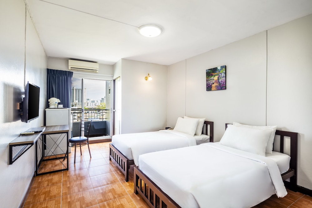 Standard, Twin Beds, No Parking