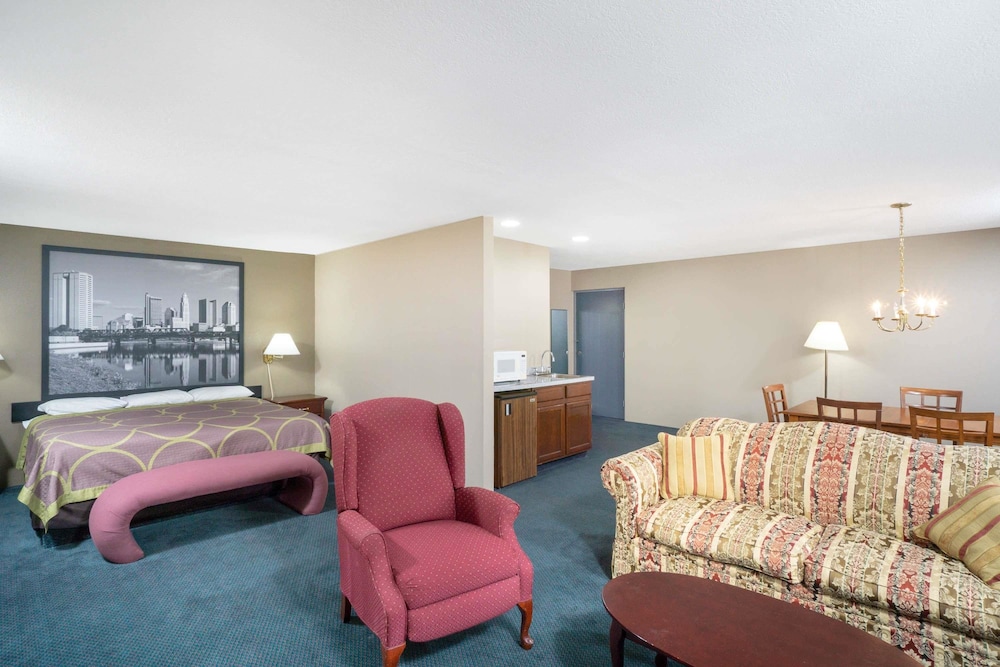 Super 8 by Wyndham Harrison OH 26/37