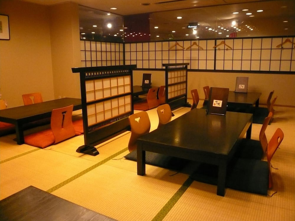 HOTEL SUNROUTE MATSUYAMA 37/45
