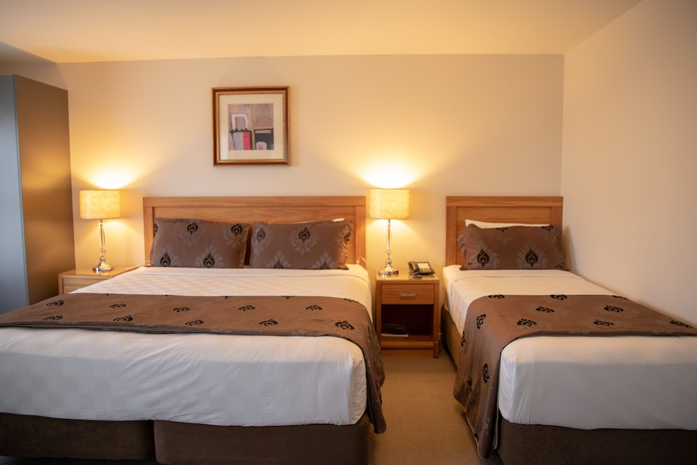 Quality Suites Alexander Inn 13/54