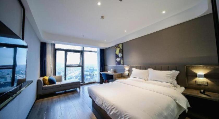 7 days premium hotel(Chongqing T3 terminal store) 16/55