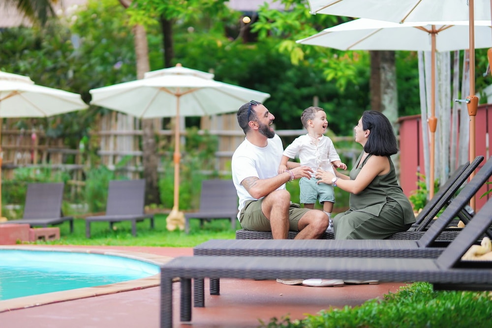 Touch Sea Boutique Hotel & Bistro 67/69
