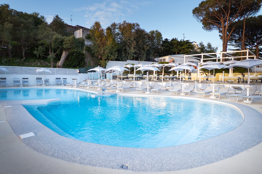 Relais Freedom Club 40/50
